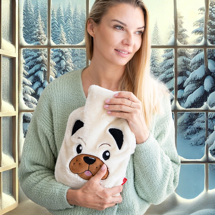 Perna pentru apa calda, Zola®, capacitate 2l, din cauciuc, cu husa model catel, crem Perna pentru apa calda, Zola®, capacitate 2l, din cauciuc, cu husa model catel, crem